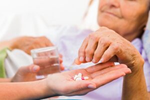 Woman offers prescriptions to senior after her parents forget to take their medication